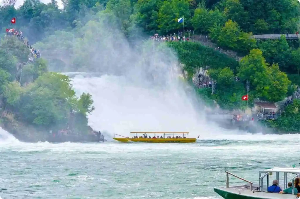 Best Tourist Places to Visit in Munnar