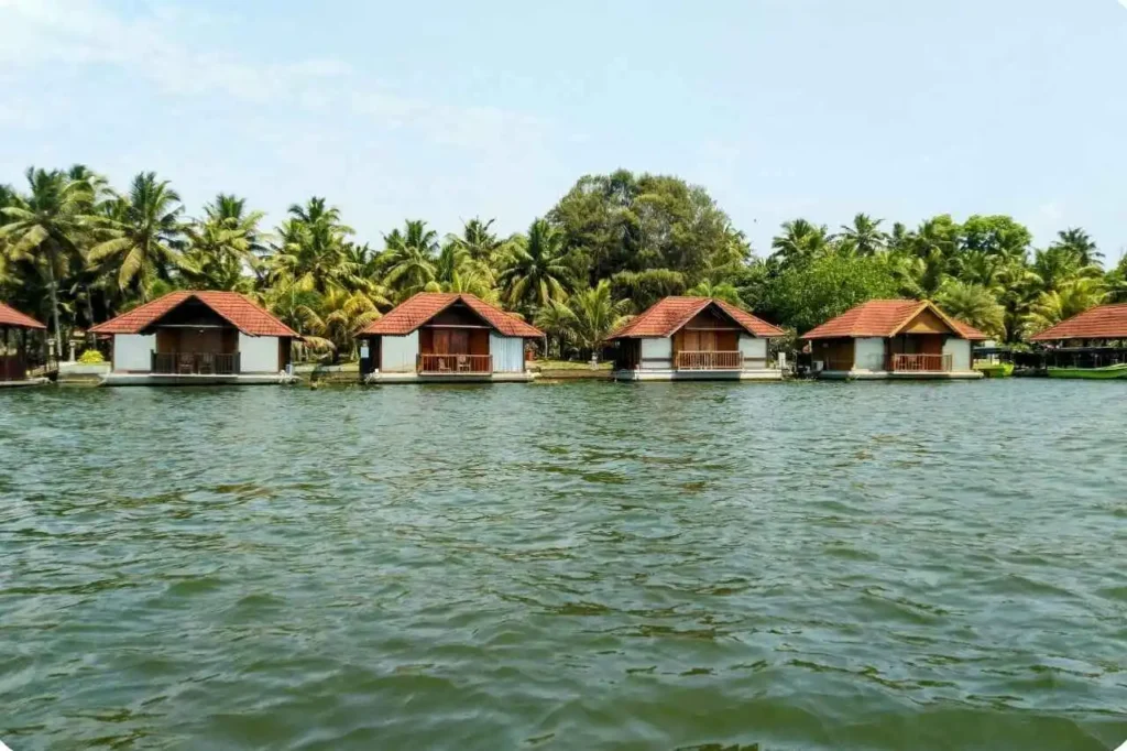 Best Tips for Booking an Alleppey Houseboat